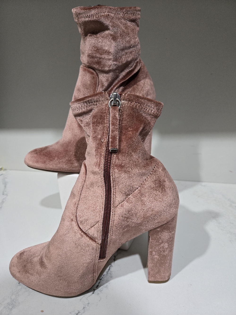 Steve Madden Whimsigoth Y2K Glam Chic Rose Gold Velvet Block Heeled Boots Sz 7.5